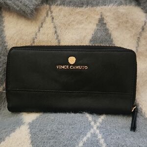 Vince Camuto Black Zip Wallet